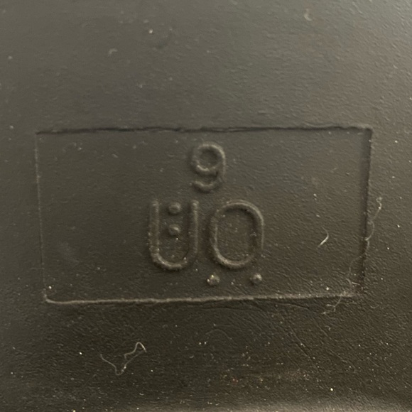 Urban Outfitters Black Eyelet Lace Chunky Lug Sole Oxford Loafers Size 9 - Picture 3 of 6